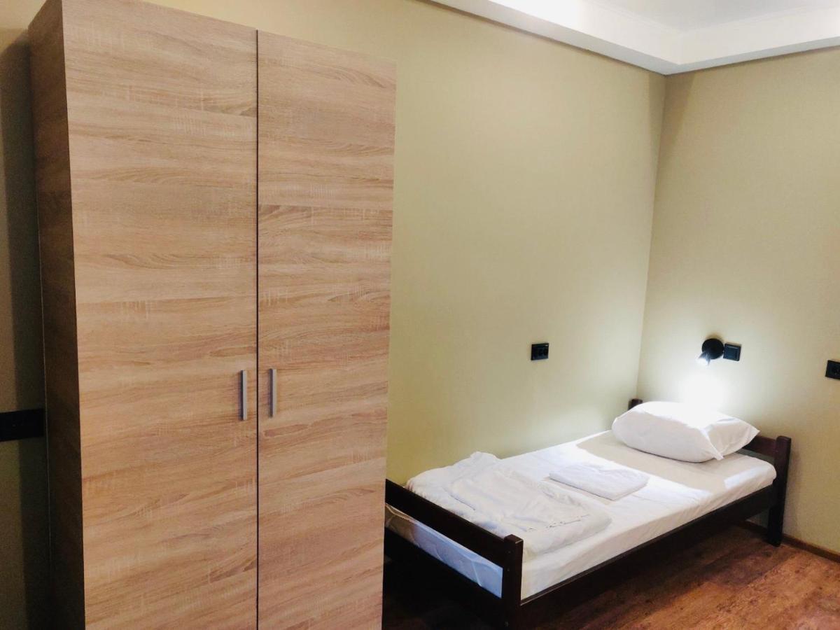 Pallet Hostel Kyiv Exterior photo